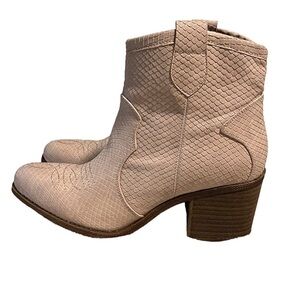 DL Dirty Laundry Pink Boots Sz 8